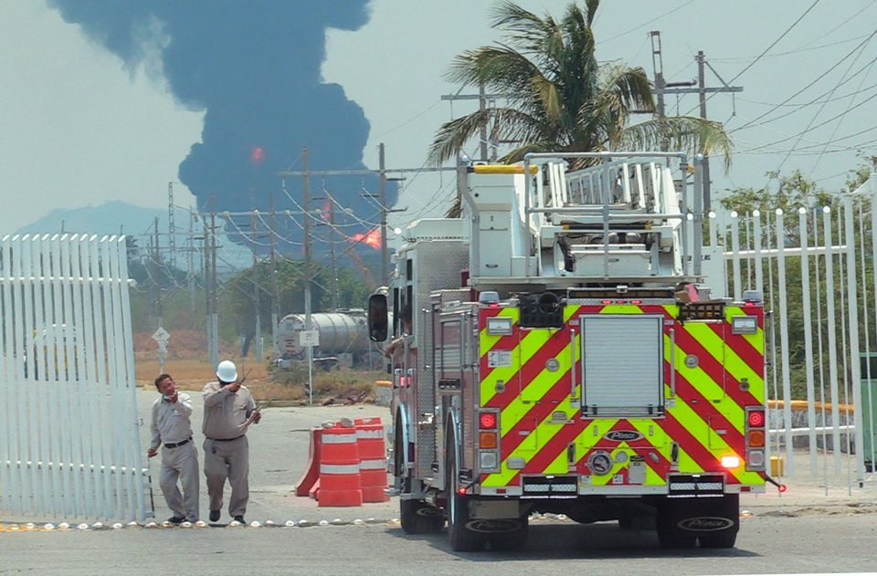 Mexico: Pemex đã được kiểm soát được hỏa hoạn tại nhà máy lọc dầu Salina Cruz