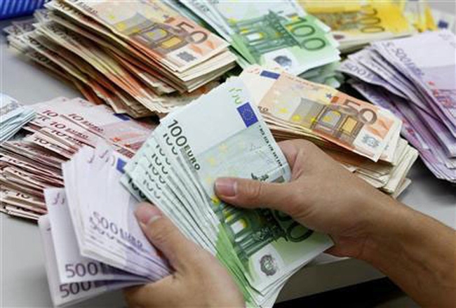 Tỷ giá ngoại tệ hôm nay 3/5: Đồng USD tăng trở lại mức cao nhất