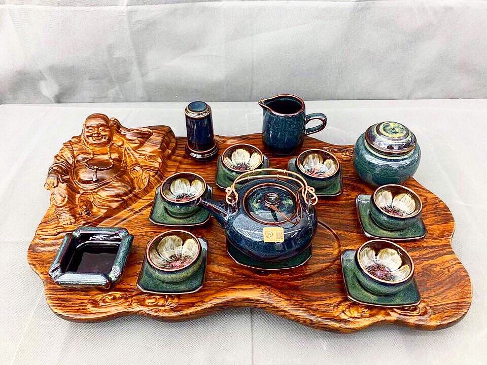 Doanh nhân trẻ nặng lòng với gốm sứ Việt