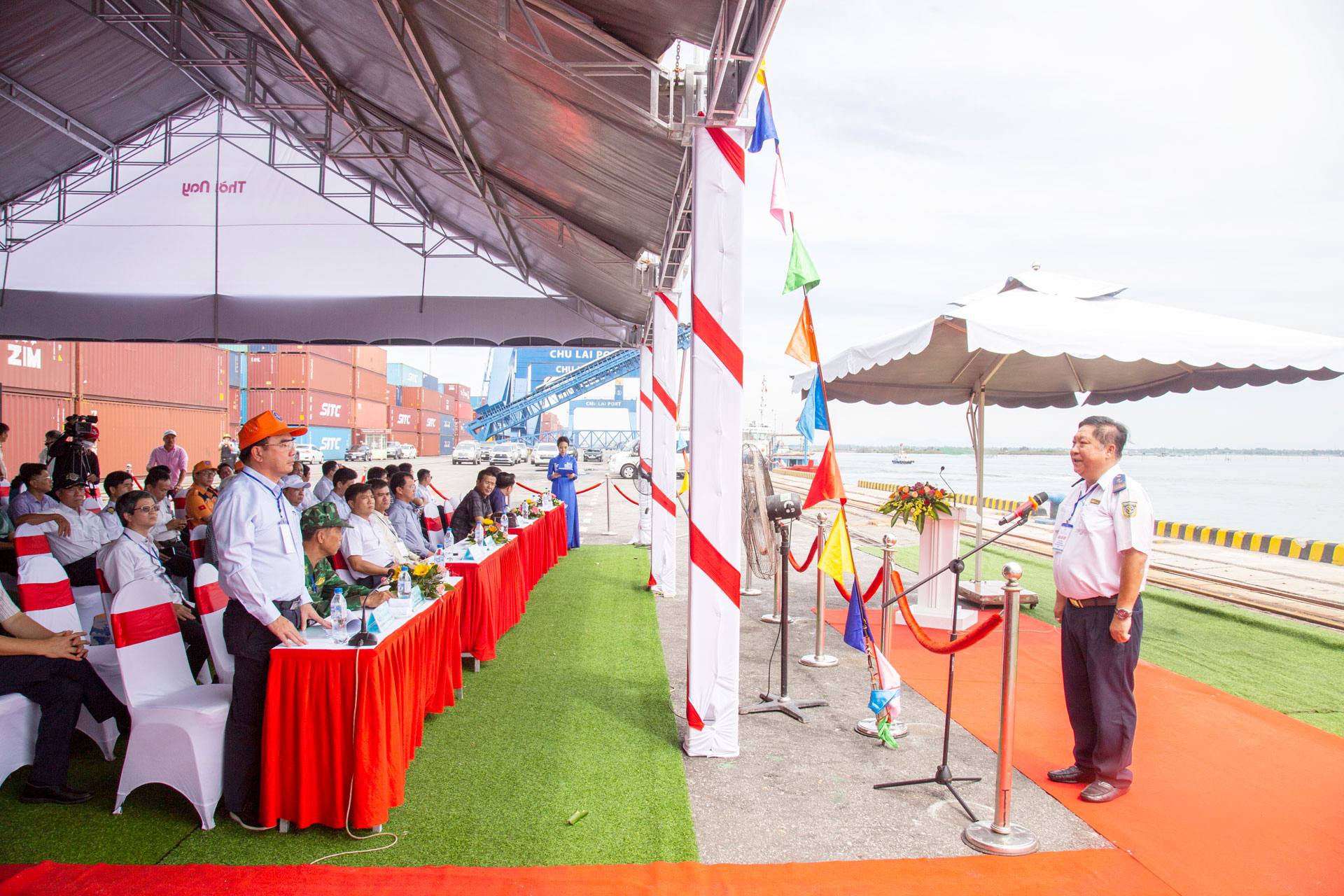 Diễn tập phối hợp tìm kiếm, cứu nạn hàng hải tại cảng Chu Lai Diễn tập phối hợp tìm kiếm, cứu nạn hàng hải tại cảng Chu Lai