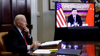 Tổng thống Joe Biden đang “nỗ lực” hạ nhiệt giá dầu với nhiều hứa hẹn