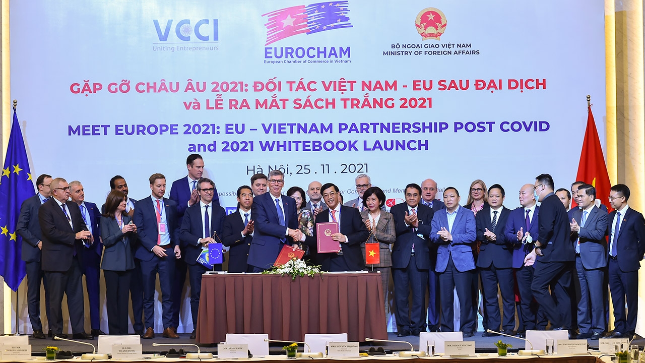 Hội nghị “Gặp gỡ Châu Âu 2021: Đối tác Việt Nam - EU hậu Covid-19 và công bố sách Trắng EuroCham 2021”