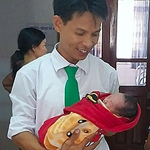 kinh hoang loi khai cua doc phu nem con moi de
