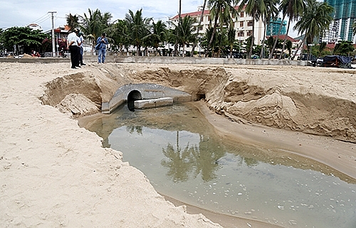 nuoc thai tu cong tran xuong bien nha trang
