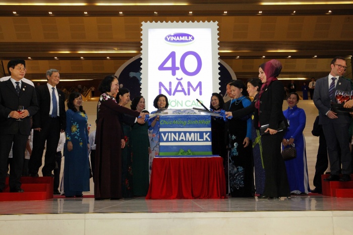 vinamilk va hanh trinh 40 nam nuoi duong uoc mo vuon cao viet nam
