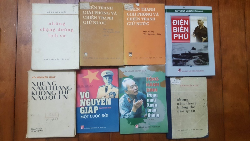 hoi cho sach cu thang 12 cau noi giua qua khu va hien tai