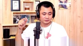 Danh hài Tự Long dạy trẻ em yêu mũ bảo hiểm bằng... Gangnam Style