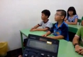 Thần đồng tính nhẩm nhanh như máy tính