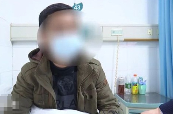 Dạy con làm bài tập về nhà, bố hứng chịu thương tích không tưởng tượng nổi