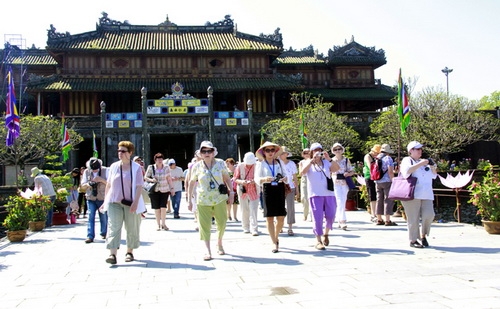 phi tham quan ap dung thong nhat cho nguoi viet nam va nguoi nuoc ngoai
