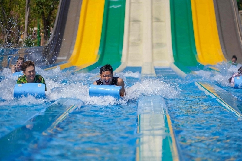 tet nay nen lac troi o phu quoc hay len dinh o tay ninh