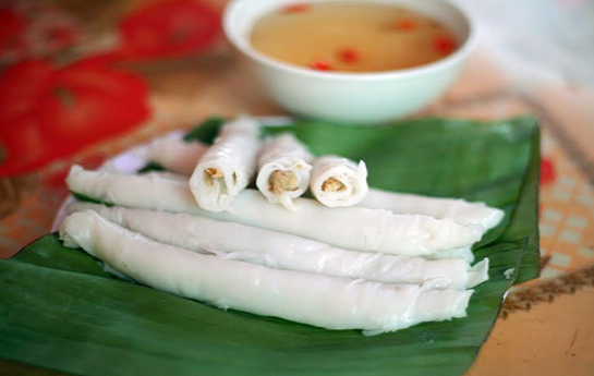 Thưởng thức đặc sản bánh cuốn Phú Thị - Văn Giang