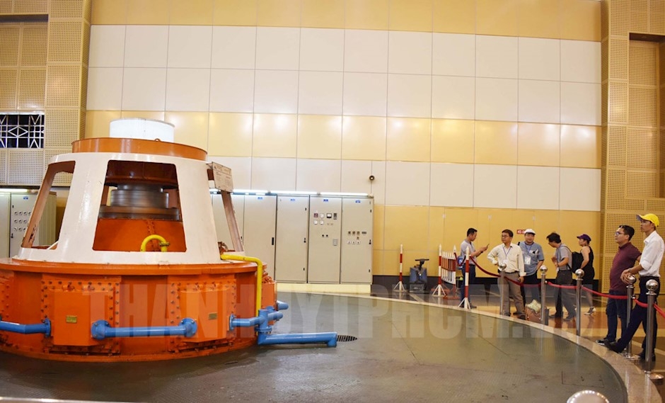 Nét đẹp trên Nhà máy thủy điện Ialy Nét đẹp trên Nhà máy thủy điện Ialy