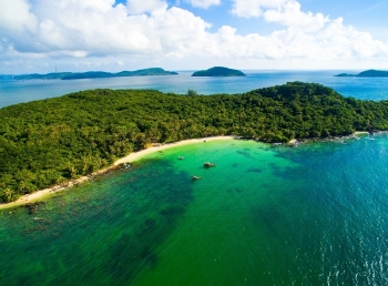 Vẻ đẹp hoang sơ của hòn Mây Rút