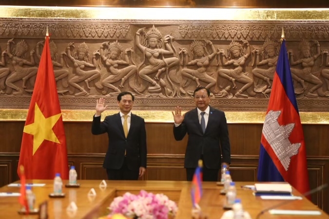 Bộ trưởng Bùi Thanh Sơn Hội đàm với Phó Thủ tướng, Bộ trưởng Bộ Ngoại giao và Hợp tác quốc tế Campuchia Prak Sokhonn