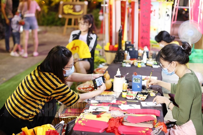 Xin chữ tại Phố ông đồ