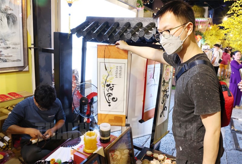 Xin chữ tại Phố ông đồ