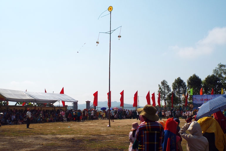 Độc đáo nét đẹp văn hóa từ mâm cỗ tết của người Tày trên quê mới An Nhơn