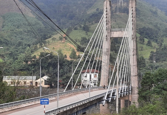 Cận cảnh cây cầu vòm 2 chiều độc đáo còn lại trên “đất lửa” Quảng Trị Cận cảnh cây cầu vòm 2 chiều độc đáo còn lại trên “đất lửa” Quảng Trị