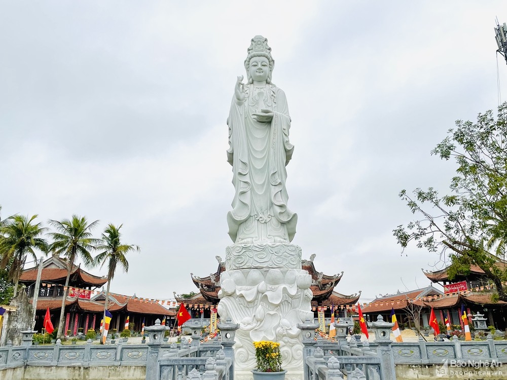Kiến trúc độc đáo ngôi chùa bằng gỗ lớn nhất xứ Nghệ Kiến trúc độc đáo ngôi chùa bằng gỗ lớn nhất xứ Nghệ