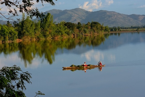 Sông Đắk Bla - Dải lụa óng ả giữa lòng Kon Tum Sông Đắk Bla - Dải lụa óng ả giữa lòng Kon Tum