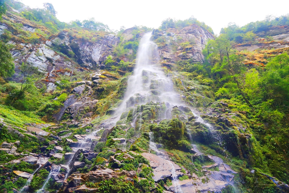 Khám phá thác Ong Chúa
