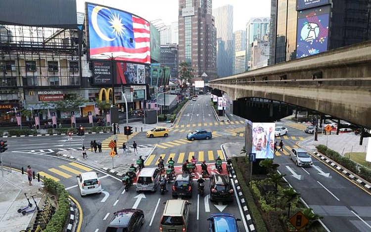 Malaysia miễn cách ly với du khách đã tiêm chủng đầy đủ từ 1/4