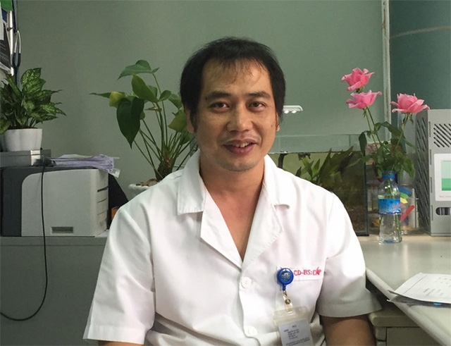Tái nhiễm COVID-19: Ai có nguy cơ cao? Có nguy hiểm không, điều trị như thế nào?