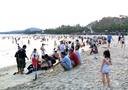 Đá Ông Địa, bãi tắm đẹp của Phan Thiết