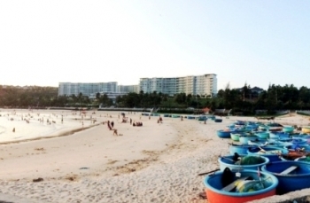Đá Ông Địa, bãi tắm đẹp của Phan Thiết