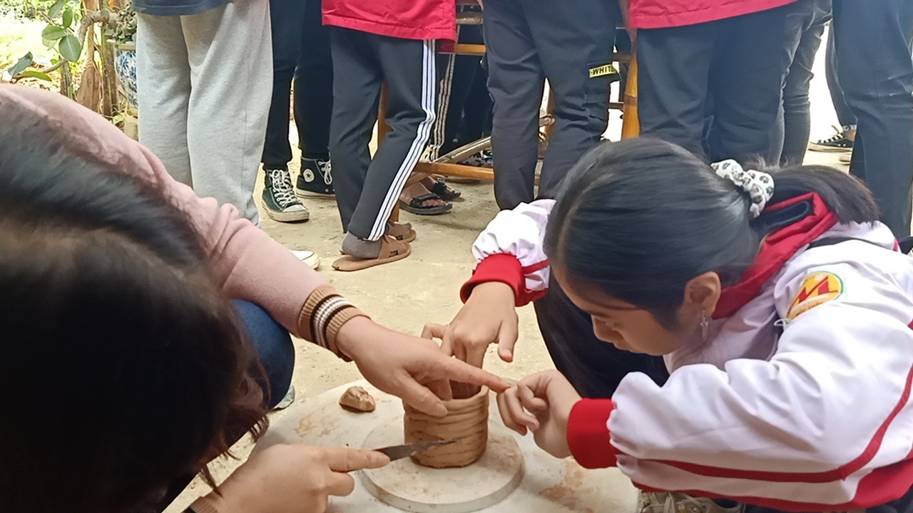 Nghề gốm gắn với du lịch ở Mộc Châu