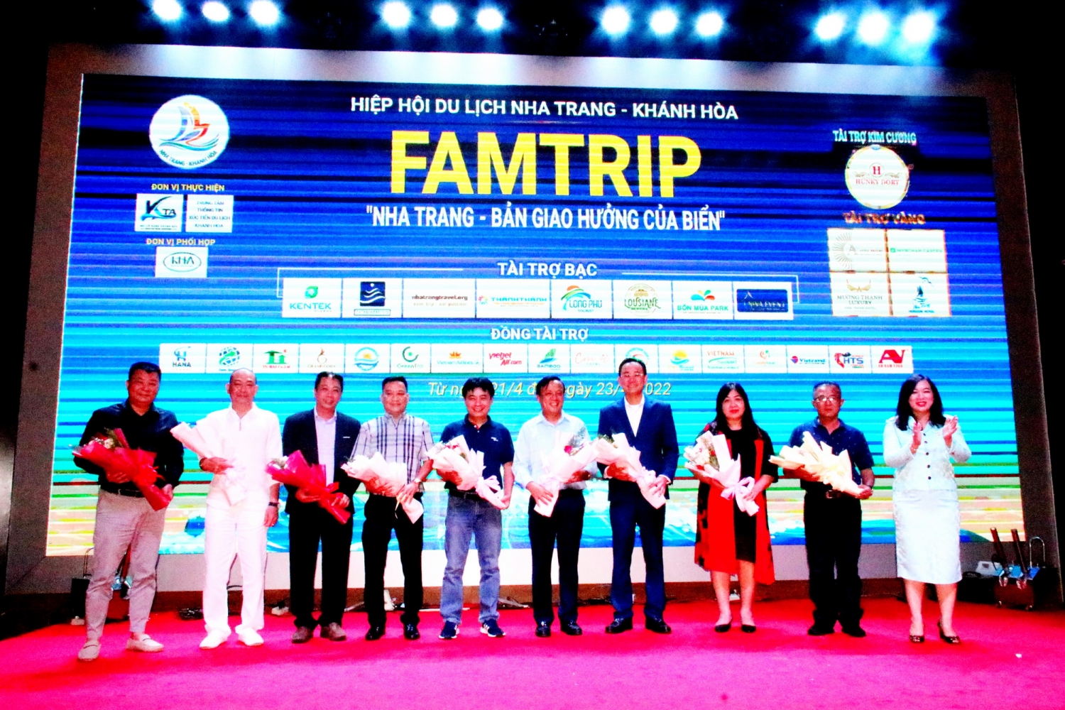 Du lịch Khánh Hòa gặp gỡ du lịch ba miền Du lịch Khánh Hòa gặp gỡ du lịch ba miền