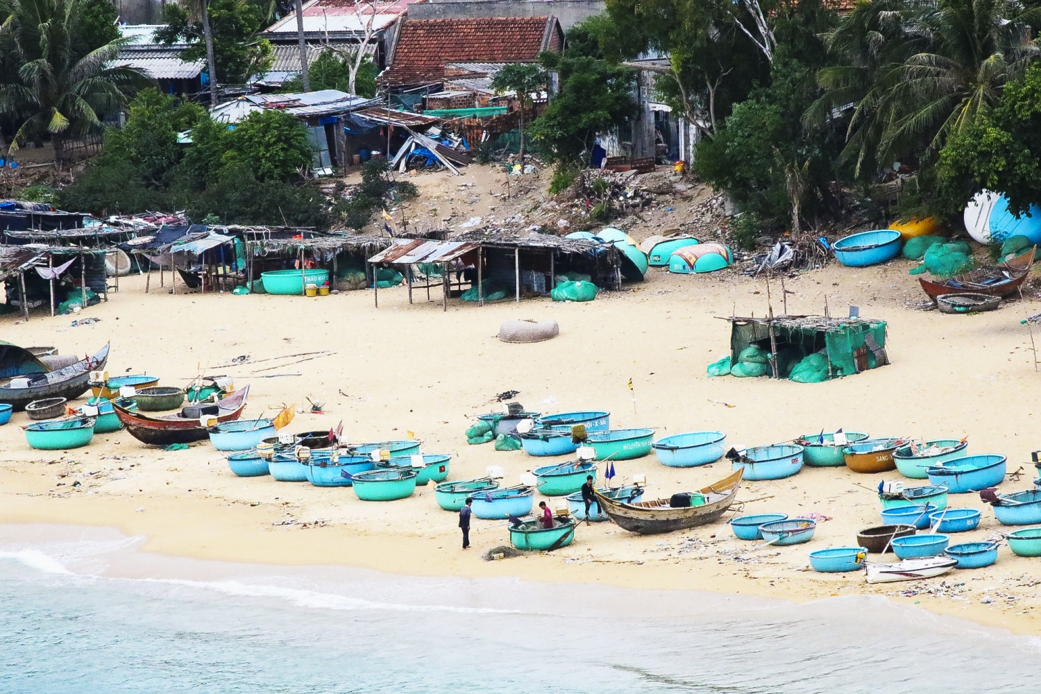 Thuyền thúng làng chài Xuân Hải