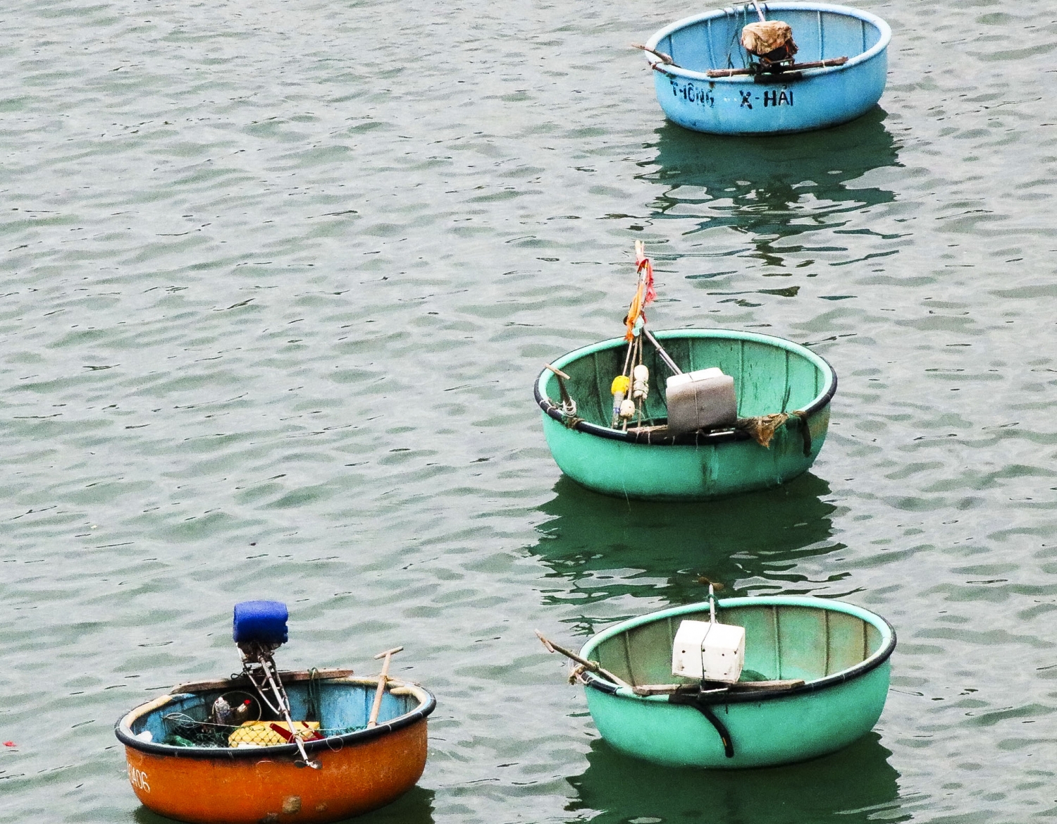 Thuyền thúng làng chài Xuân Hải