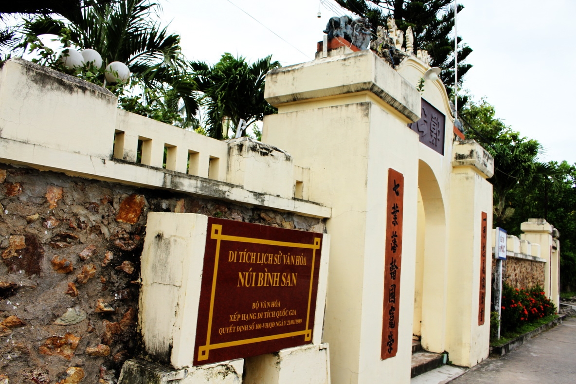 Chuyện kể trên núi Bình San