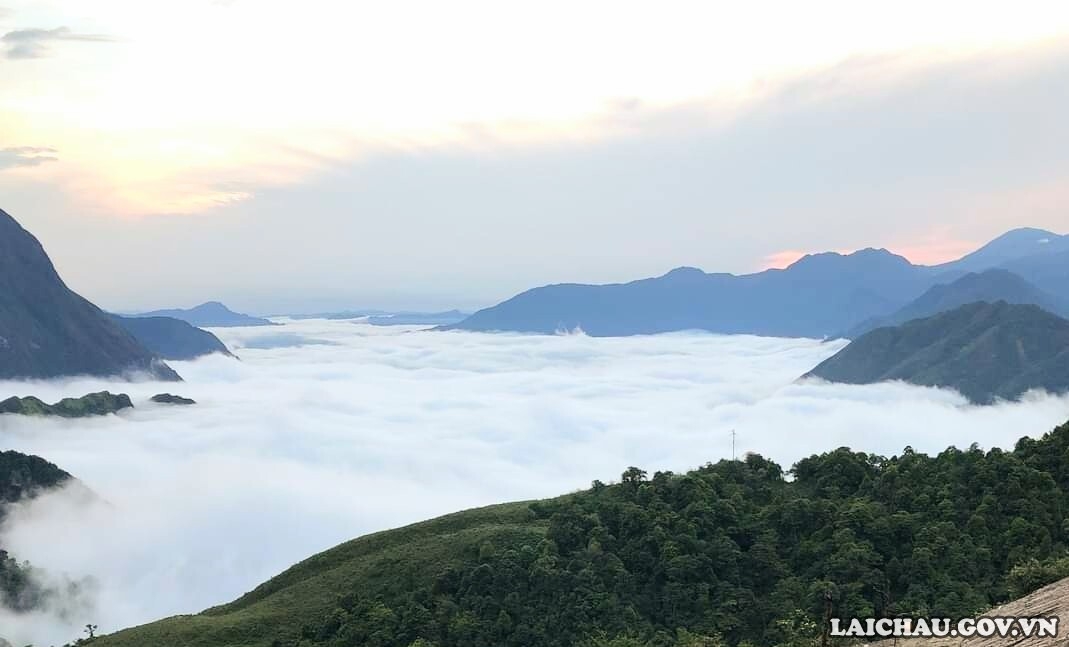 Khám phá vẻ đẹp Khu du lịch Cổng trời Ô Quy Hồ Khám phá vẻ đẹp Khu du lịch Cổng trời Ô Quy Hồ