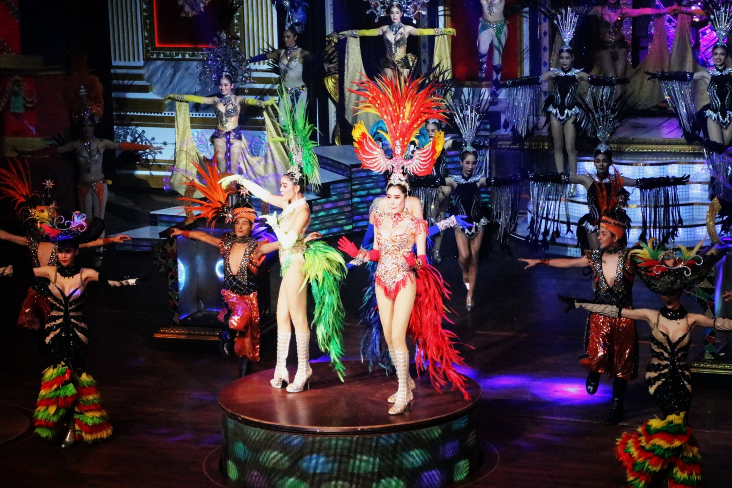 Alcazar show - Cái đẹp của sự khao khát vươn lên