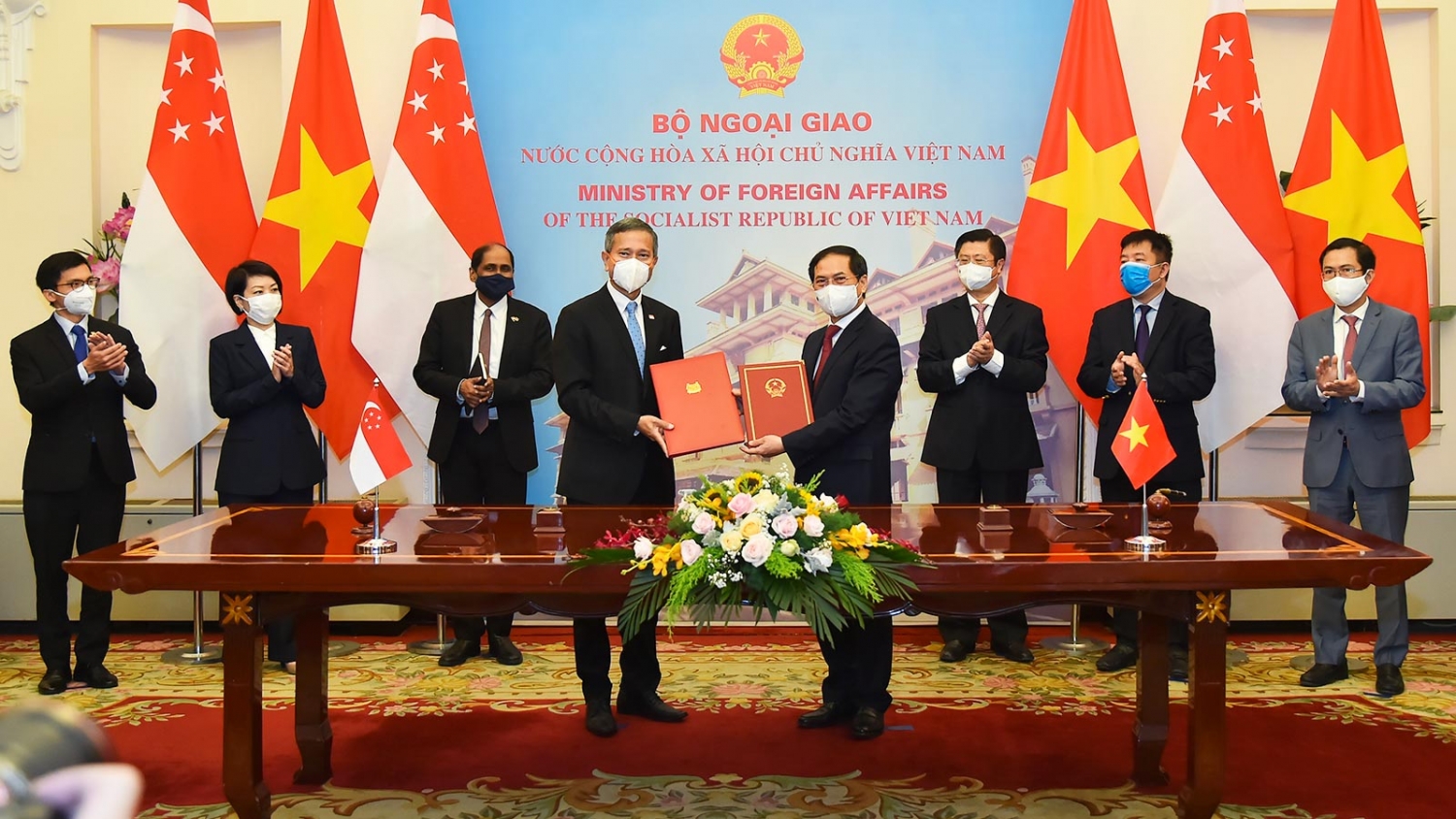 Bộ trưởng Ngoại giao Bùi Thanh Sơn hội đàm với Bộ trưởng Ngoại giao Singapore