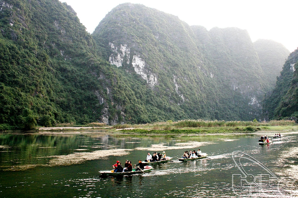 Thưởng ngoạn cảnh sắc thiên nhiên tuyệt đẹp của Ninh Bình