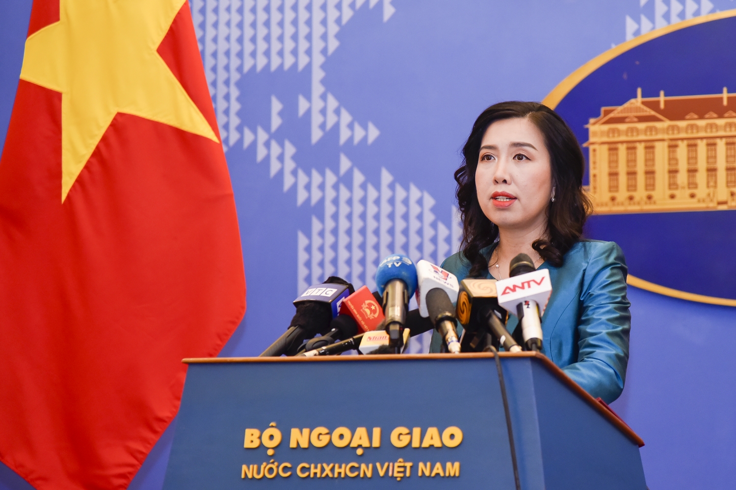 Tiếp tục duy trì đối thoại xây dựng để xử lý các vấn đề trong quan hệ kinh tế, thương mại và đầu tư