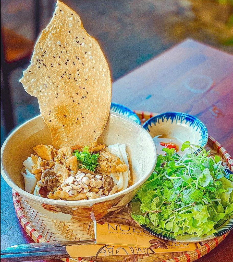 Bánh xèo, mì Quảng lọt top 9 món ăn Việt phải thử do Tạp chí du lịch Rough Guides bình chọn