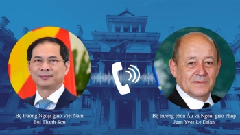 Bộ trưởng Ngoại giao Bùi Thanh Sơn điện đàm với Bộ trưởng châu Âu và Ngoại giao Pháp Jean Yves Le Drian