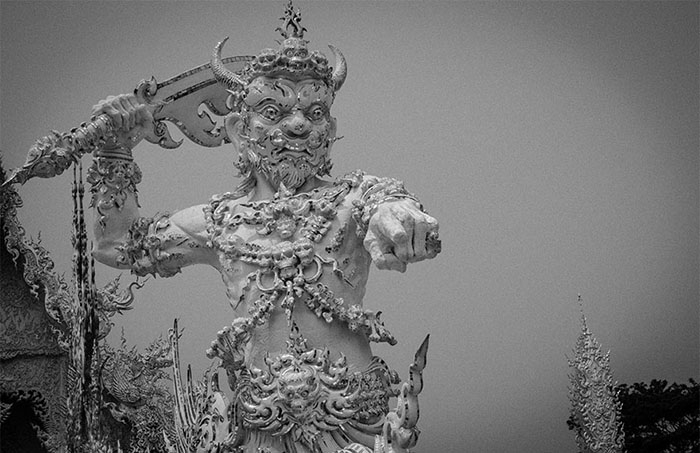 den thai lan dung bo lo chua bach long