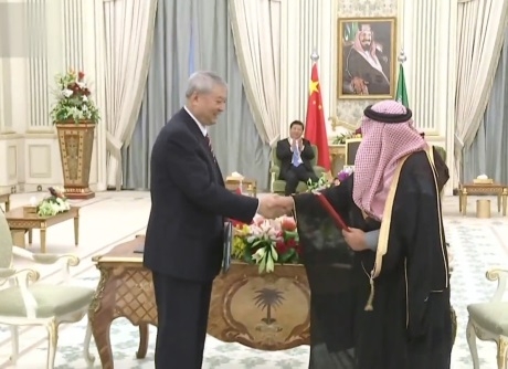trung quoc giup a rap saudi xay dung mot dia diem hat nhan bi mat