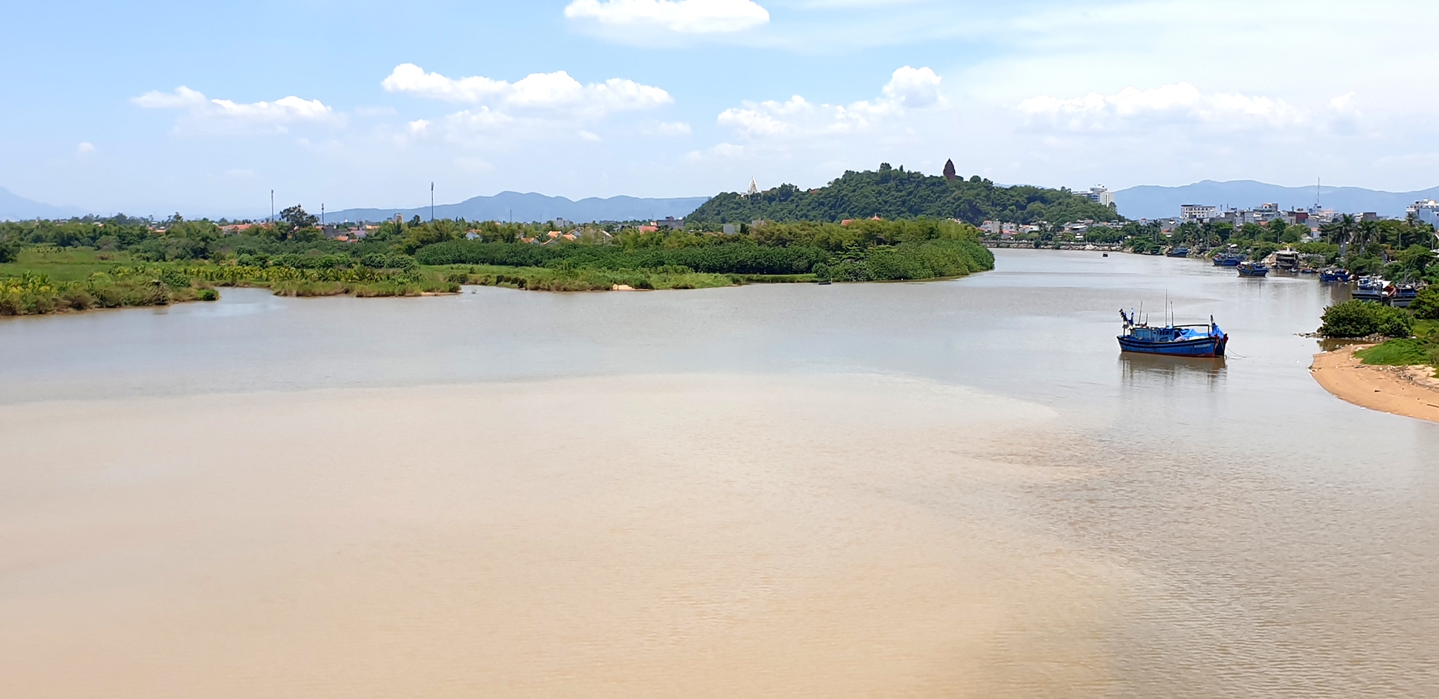 phu yen dau thau lua chon nha dau tu khu do thi ngoc lang nam giua 2 con song
