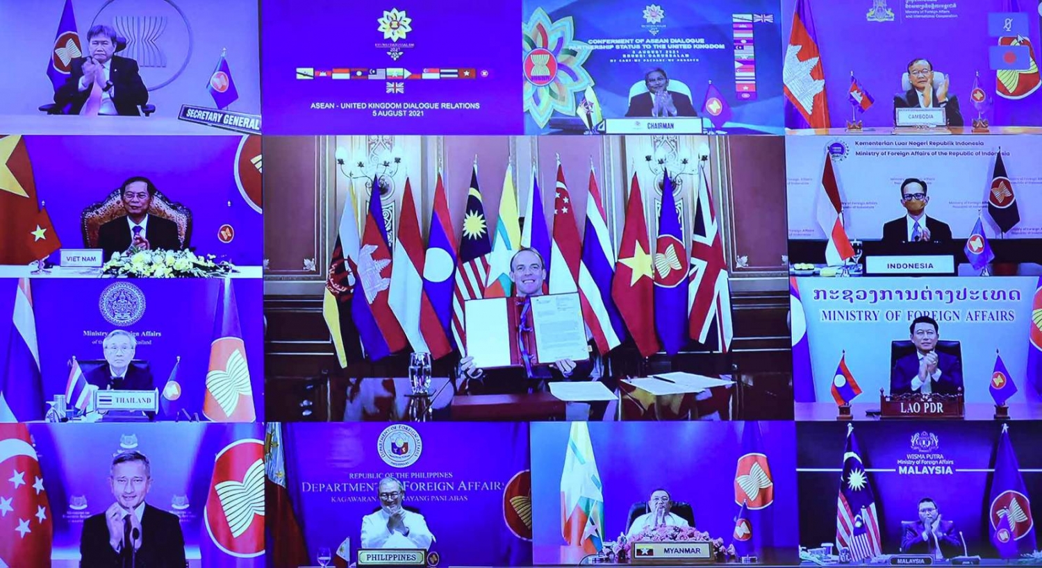 Lễ trao quy chế Đối tác đối thoại đầy đủ của ASEAN cho Vương quốc Anh
