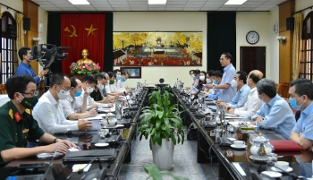 Chủ động, khẩn trương tiếp cận các nguồn vắc-xin, thuốc điều trị và trang thiết bị y tế phục vụ nhu cầu phòng chống dịch Covid-19