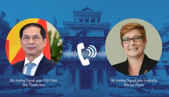 Bộ trưởng Ngoại giao Bùi Thanh Sơn điện đàm với Bộ trưởng Ngoại giao Australia