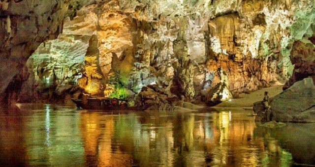 phong nha ke bang phai tam dung don khach do nuoc dang cao