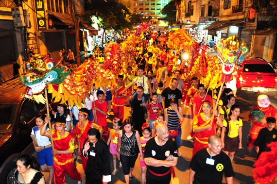 pho co ha noi ron rang don tet trung thu 2019